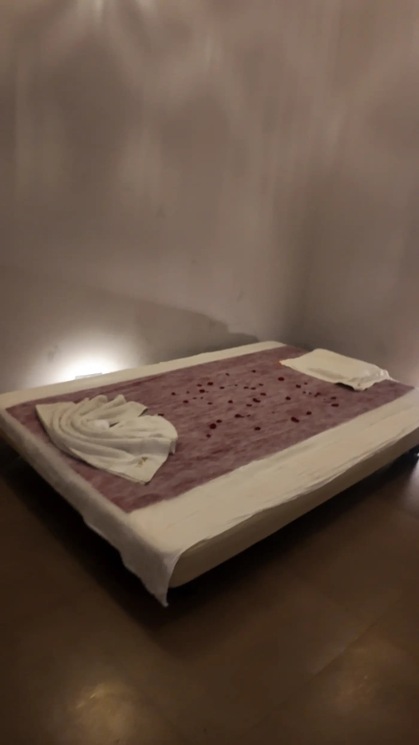 Spa relaxation environment in Khar West Bandra Mumbai